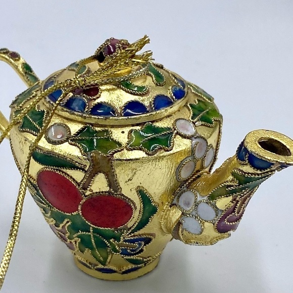 VTG 2” Cloisonné Teapot Christmas Ornament Red and gold Holly Enamel 2.5” tall. - Picture 5 of 10